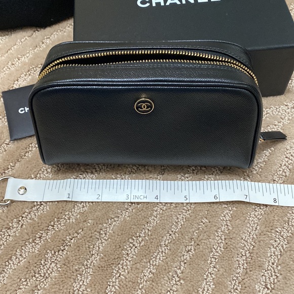 Authentic Chanel clutch or toiletry bag - Picture 9 of 11